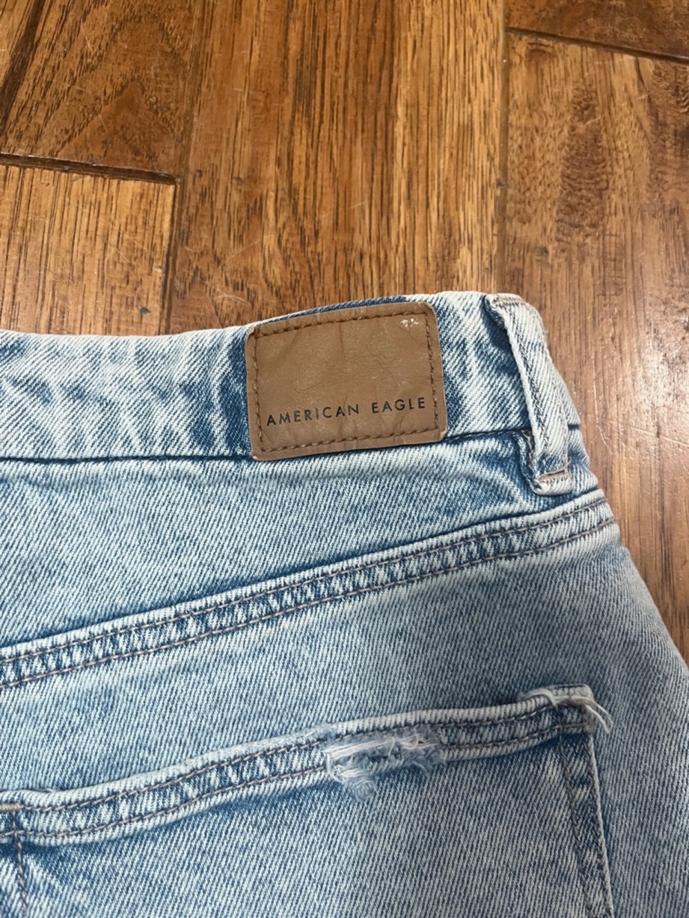 American Eagle Outfitters Light Denim Shorts distressed jeans shorts Sz 4 #933 - Picture 4 of 8